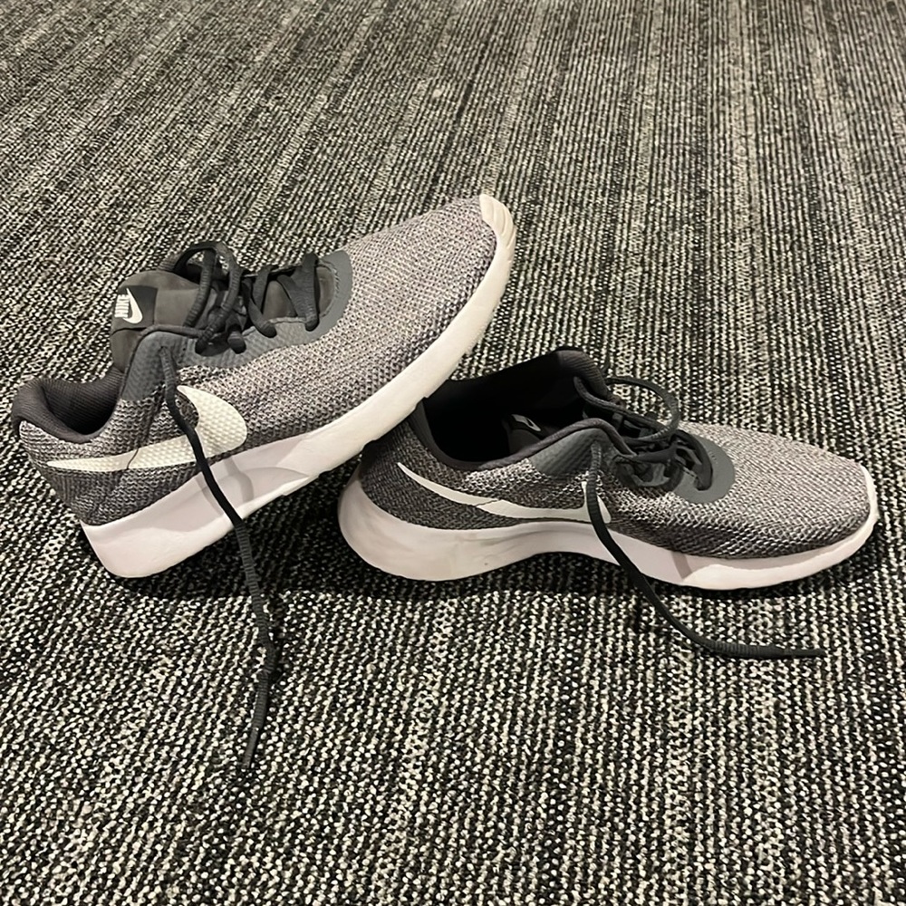 Nike Tanjun Sneakers